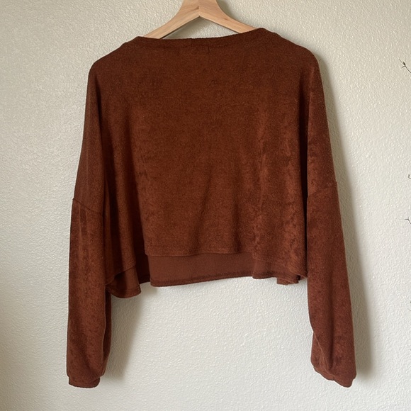 Cropped Brown Longsleeve Sweater - Picture 3 of 4